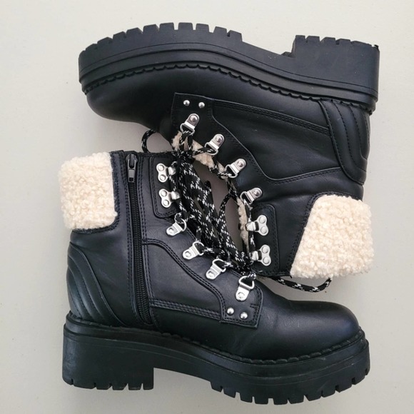 Y6. Like new Leather Boots G By Guess Los Angeles size 8 color black and White - Picture 2 of 4